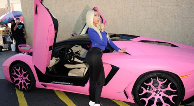 La cantante Nicki Minaj tiene un Lamborghini color rosa chicle valorado en unos 290.000 euros