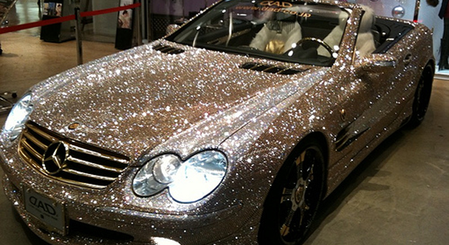 Mercedes SL 600 cubierto por diamantes