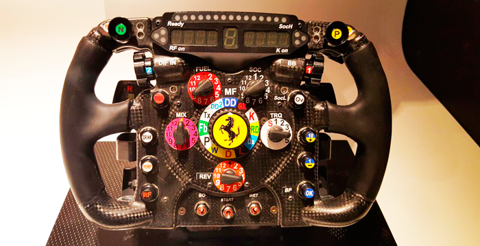 El volante del Ferrari de F1 de Fernando Alonso