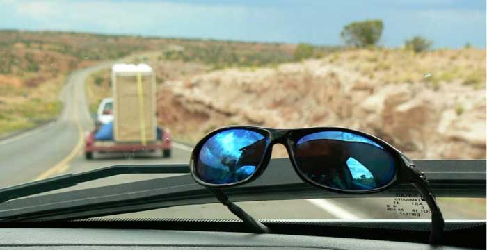 Las gafas de sol, el complemento imprescindible para conducir en verano