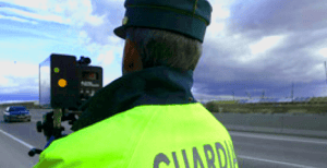 Comprobar los datos de identificación del coche y el conductor y del lugar, día y hora de los hechos, entre las claves para recurrir una multa