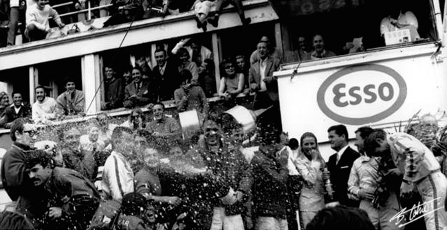 El origen de bañar con champán en las competiciones automovilísticas